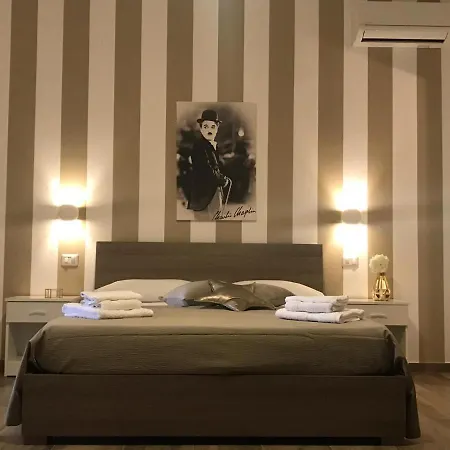 Hollywood - Parcheggio Privato Nocleg ze śniadaniem Porto Cesareo