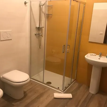 Hollywood - Parcheggio Privato