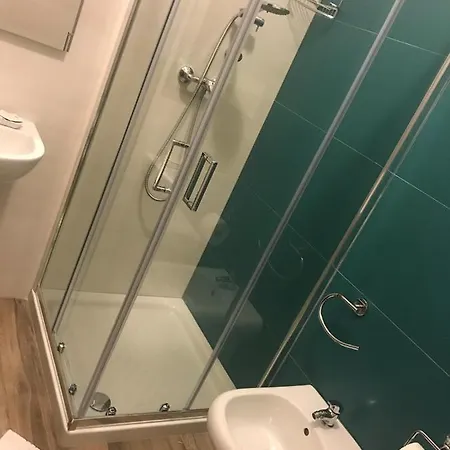 Hollywood - Parcheggio Privato ベッド・アンド・ブレックファスト ポルト・チェザーレオ