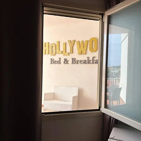 Hollywood - Parcheggio Privato Nocleg ze śniadaniem