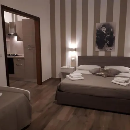 Hollywood - Parcheggio Privato Bed & Breakfast *