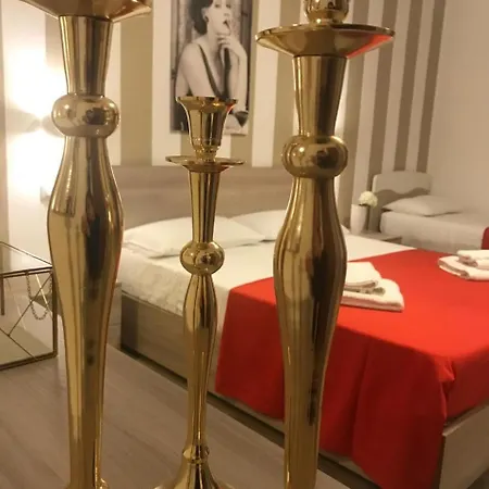 Hollywood - Parcheggio Privato Bed & Breakfast *