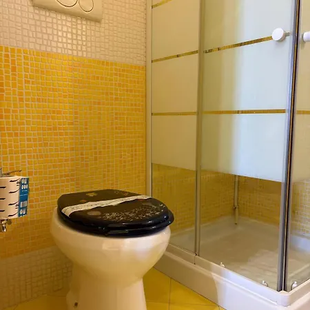 Hollywood - Parcheggio Privato Bed & Breakfast *