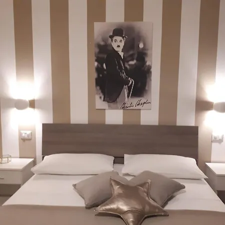 Hollywood - Parcheggio Privato Nocleg ze śniadaniem