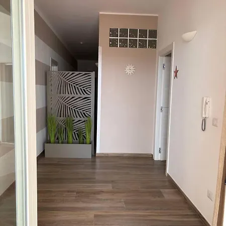 Hollywood - Parcheggio Privato לינה וארוחת בוקר
