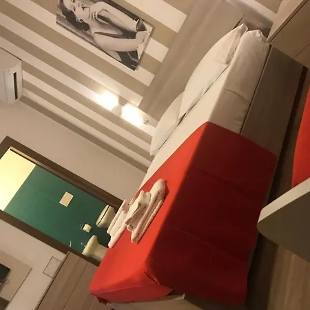 לינה וארוחת בוקר Hollywood - Parcheggio Privato