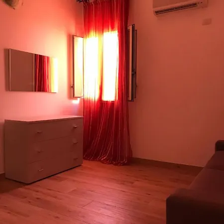 לינה וארוחת בוקר Hollywood - Parcheggio Privato