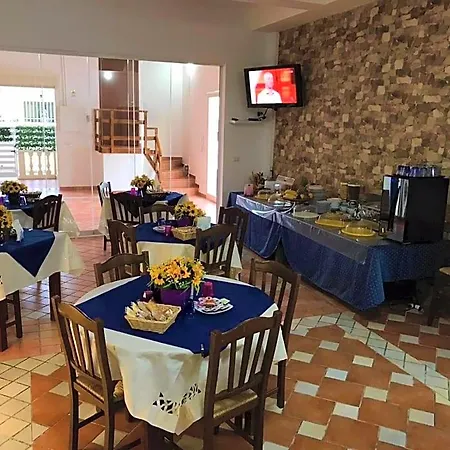 Hollywood - Parcheggio Privato Bed and Breakfast *