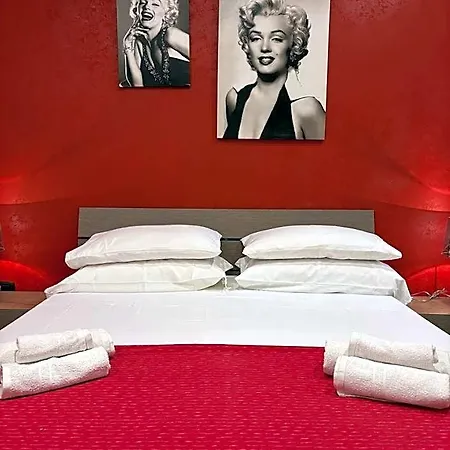 Nocleg ze śniadaniem Hollywood - Parcheggio Privato