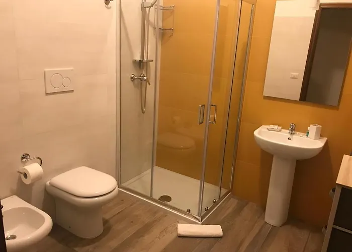 Hollywood - Parcheggio Privato
